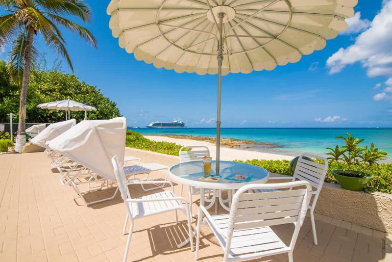 Cocoplum #3 - 2BR Oceanfront Condo on Seven Mile Beach - image 12