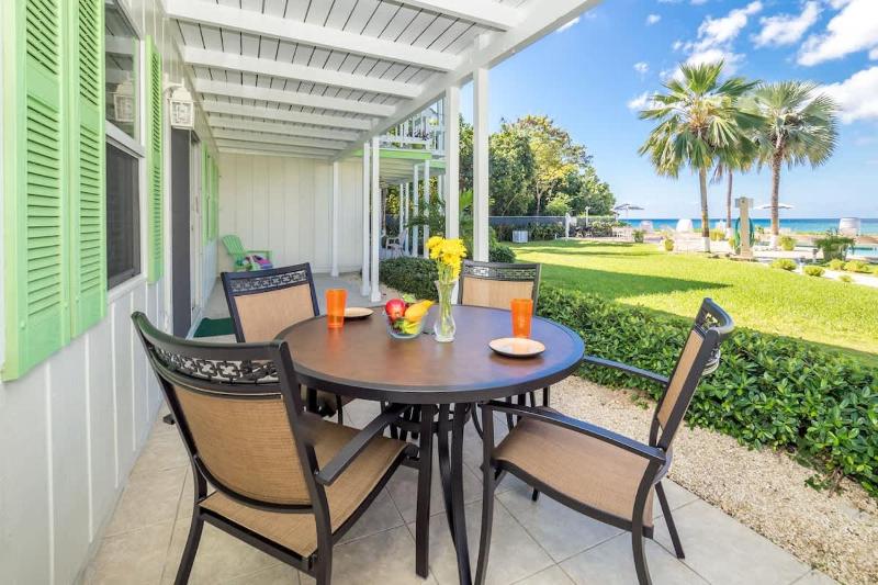 Cocoplum #7 - 2BR Oceanfront Condo on Seven Mile Beach - image 1