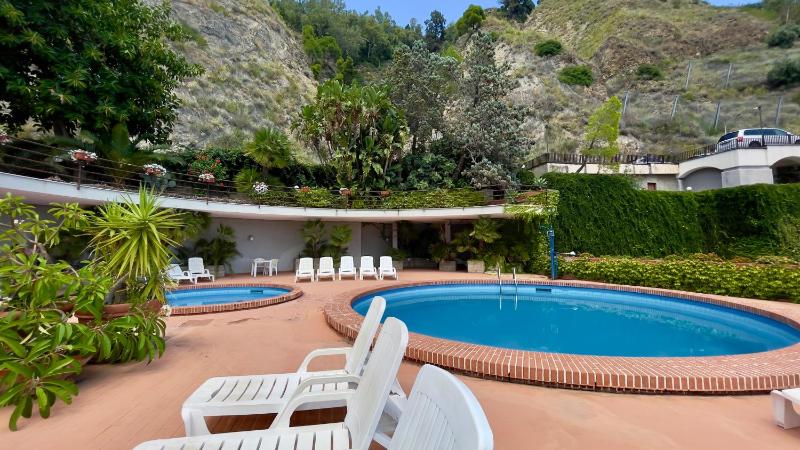 Coco Noir Taormina Apartment - image 8