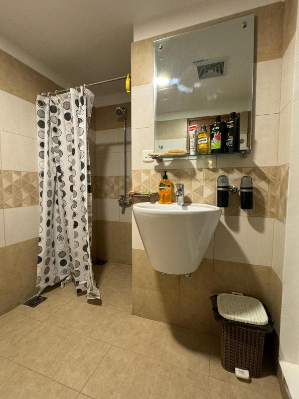 Designer Studio with heating rooftop Pool restaurant & Self Check In - image 5