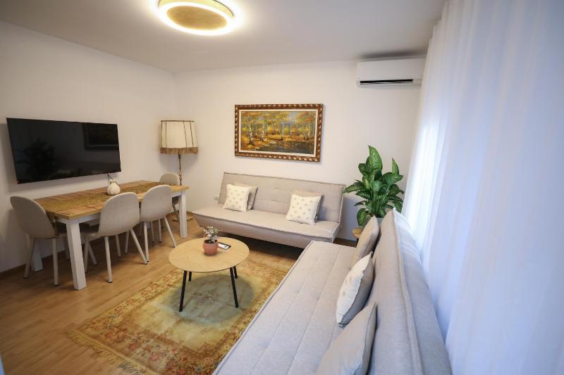 Mikaels Apartment - image 10
