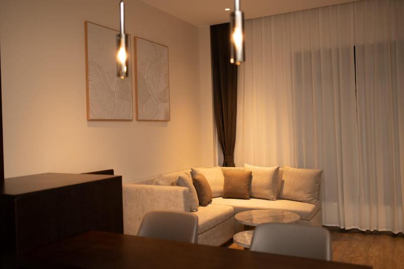Jewelz by Kings Hotel - image 8