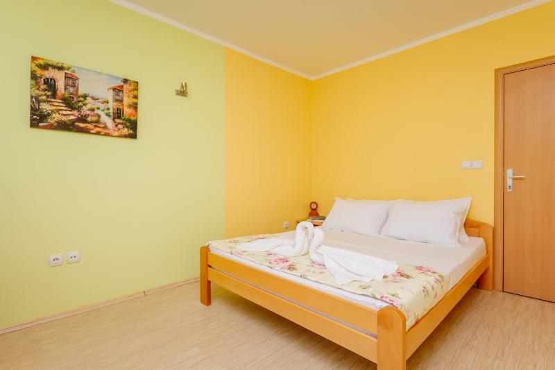 Spacious Central Magik - image 5