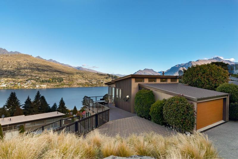 Panoramic View Lake Views - image 5