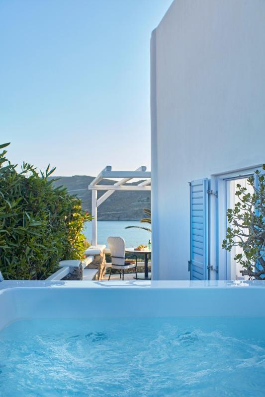 Archipelagos Suite Sea View with Outdoor Jetted Tub image 3