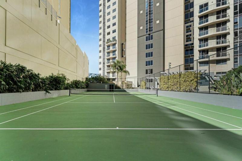 River Views 2 Bed 2 Bath Apt Secure Parking - image 5