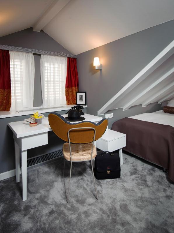 Superior Double or Twin Room with City View image 2