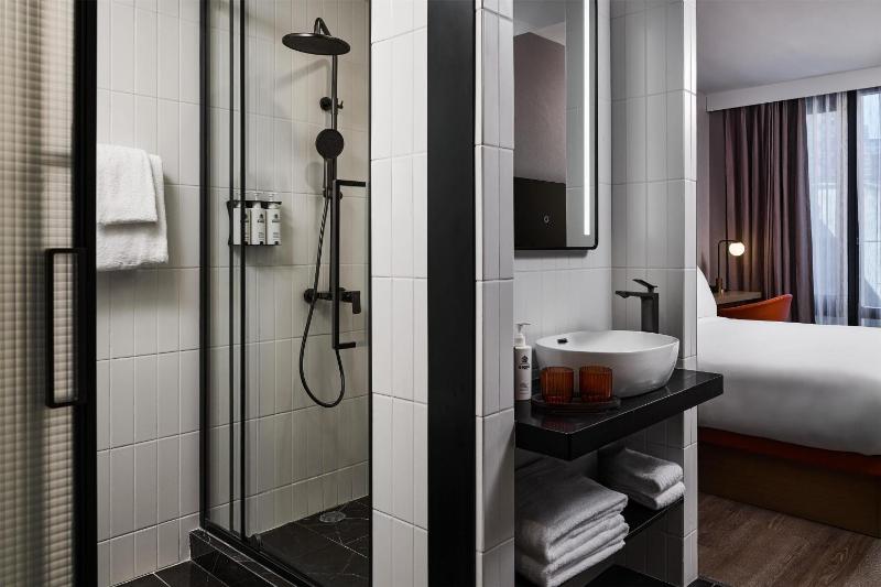 The George Manhattan Tapestry Collection by Hilton - image 10