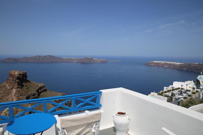 Apartment with outdoor jetted tub with Caldera view image 3