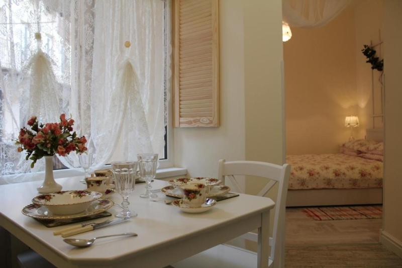 Romantic apartment near Opera with Air-conditioning - image 5