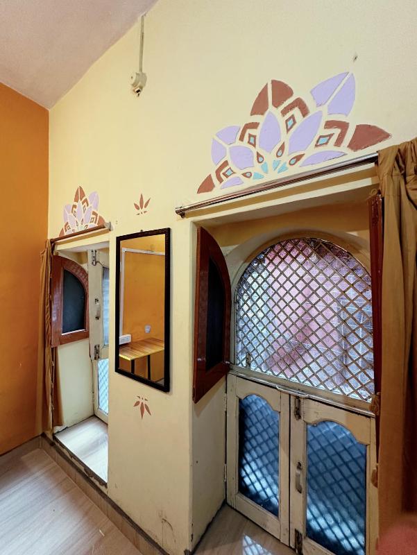 Om Rest House by Bunny Cafe Varanasi - image 16