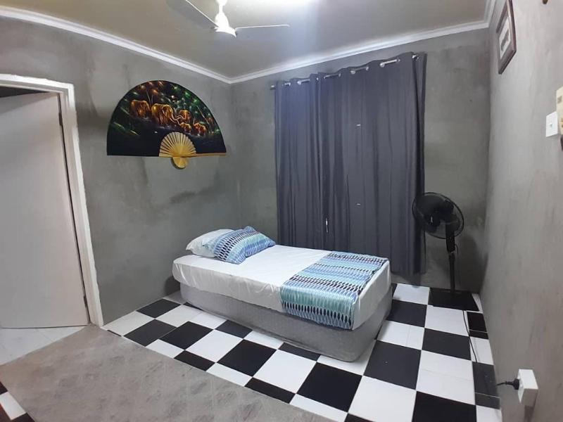 Entire 2 -Bedroom Apartment with Extra Sleeping Area and Living Room Kitchen- PORT MORESBY - image 12