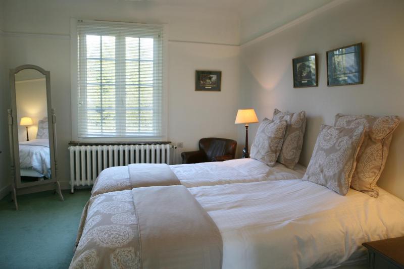 Standard Double Room image 2