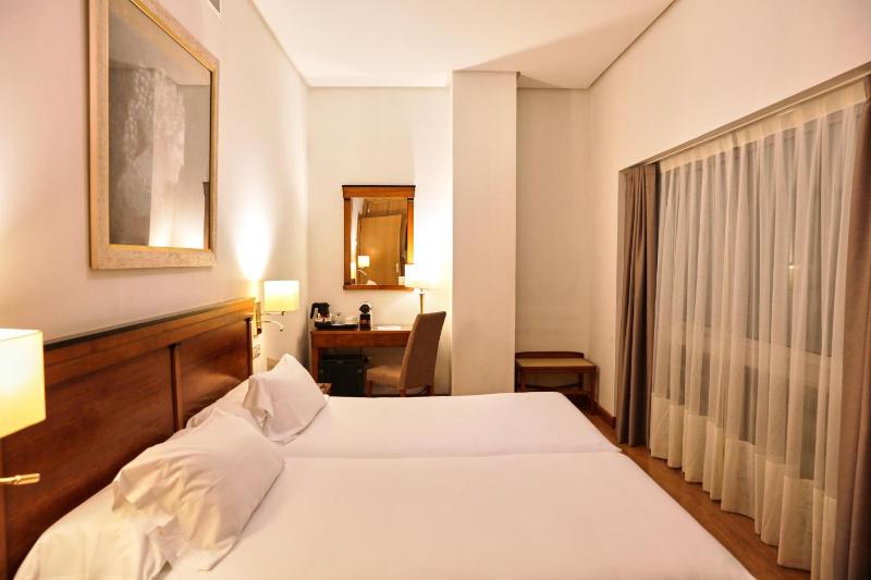 Hotel Bécquer - image 14