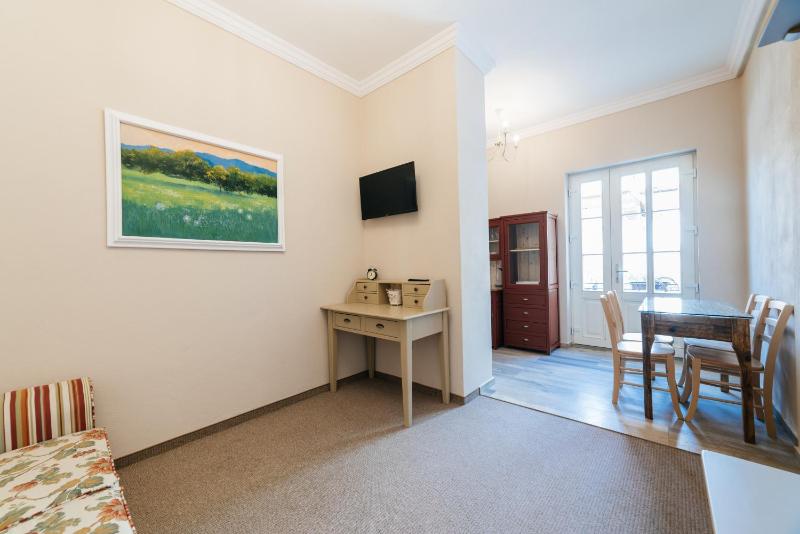 Standard Suite image 3