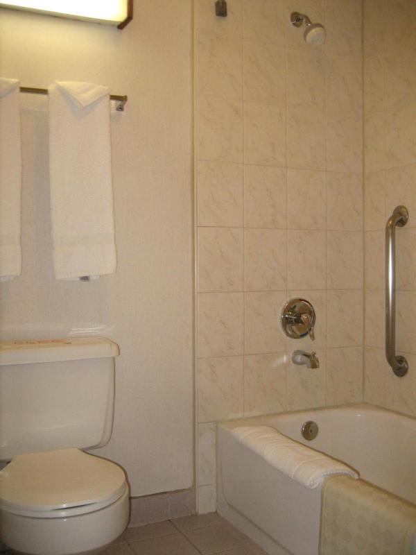 King Room - Non-Smoking image 3