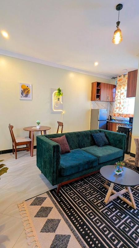 Royal Retreat Homes - Luxury - image 4