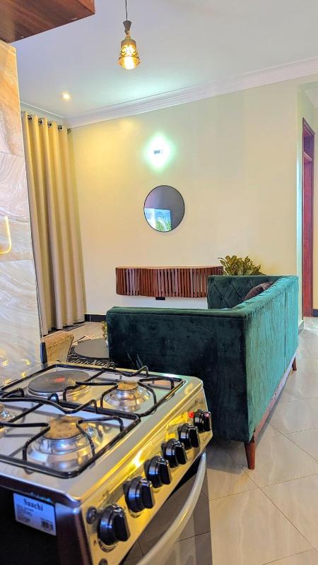 Royal Retreat Homes - Luxury - image 12