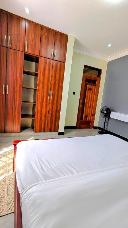 Royal Retreat Homes - Luxury - image 5