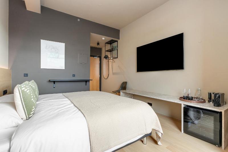 Arctic Comfort Hotel - image 16