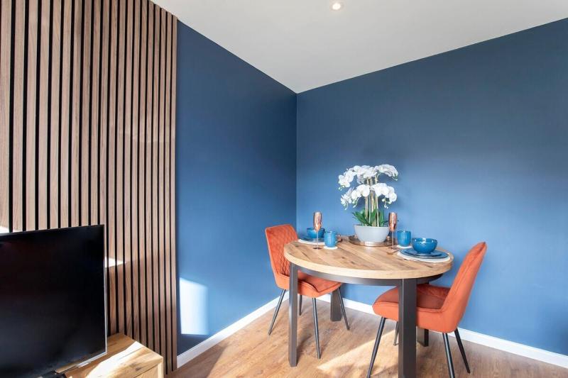 Luxurious 1 Bed Detached Home with Gated Parking - image 34