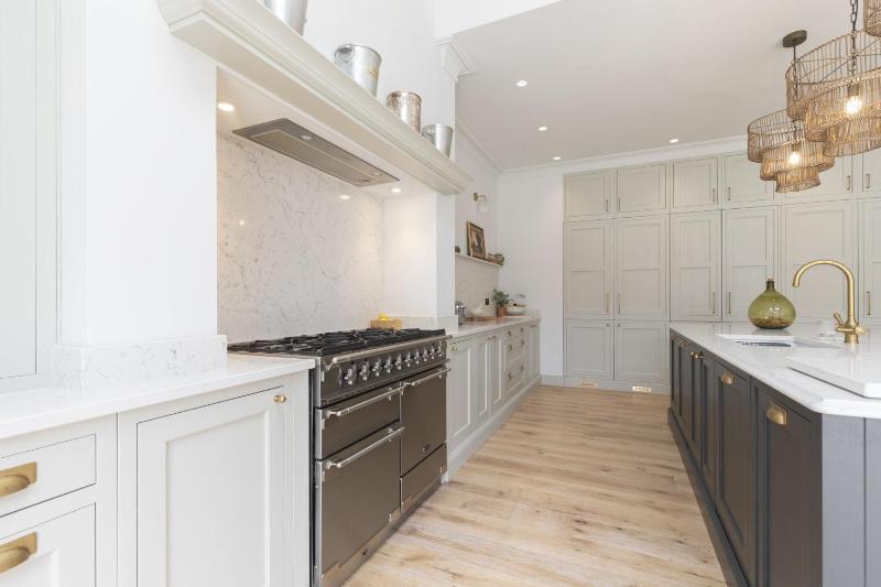 Luxury Period Home with Sauna and Gym - image 20