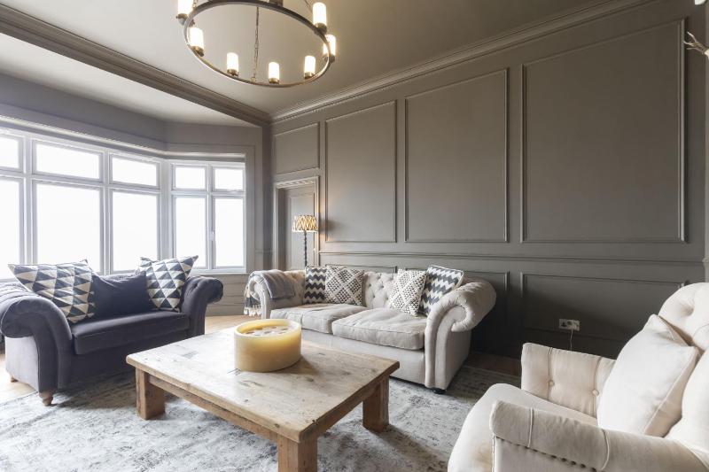 Luxury Period Home with Sauna and Gym - image 36