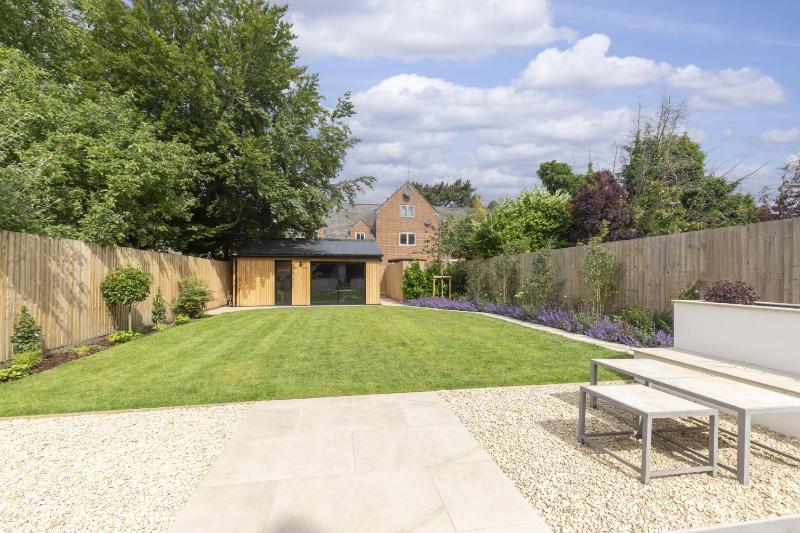 Luxury Period Home with Sauna and Gym - image 34
