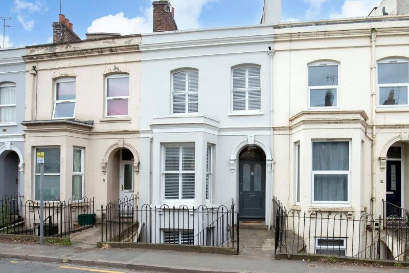 Stunning 5 Bed Regency Home - image 14