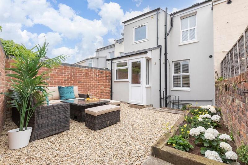 Stunning 5 Bed Regency Home - image 20