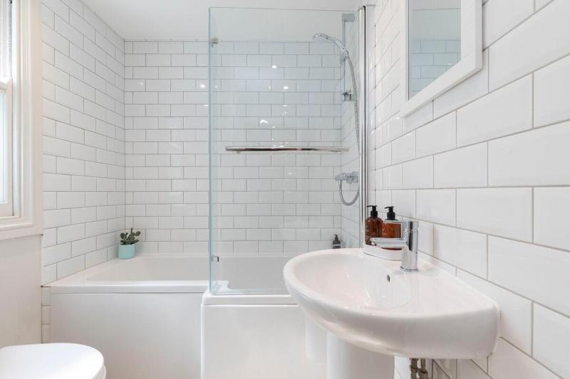 Stunning 5 Bed Regency Home - image 9