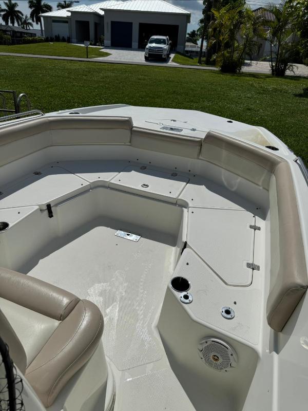 villa - Sleeps 6 & sports boat - image 5