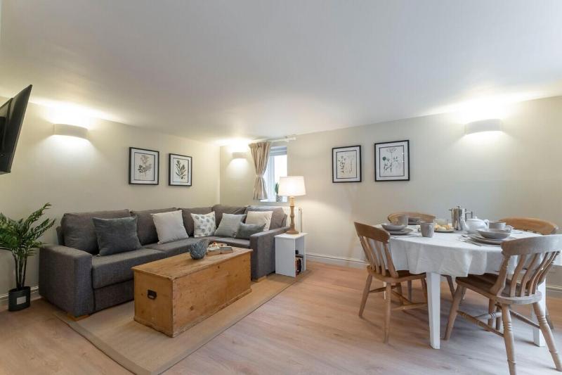 Cosy Peaceful Self Contained Home in Montpellier - image 12