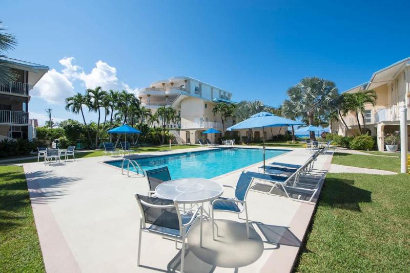 Cayman Reef Resort #6 & Pool on 7 Mile Beach - image 12