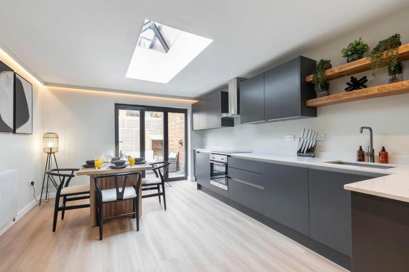 Beautiful Montpellier Retreat - image 4