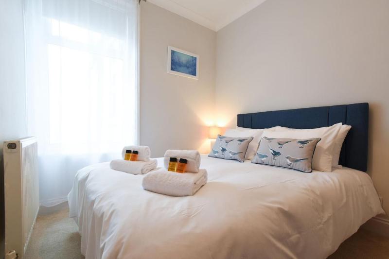 Air Maison - Eastside Hideaway - Short Walk to Southsea - image 1
