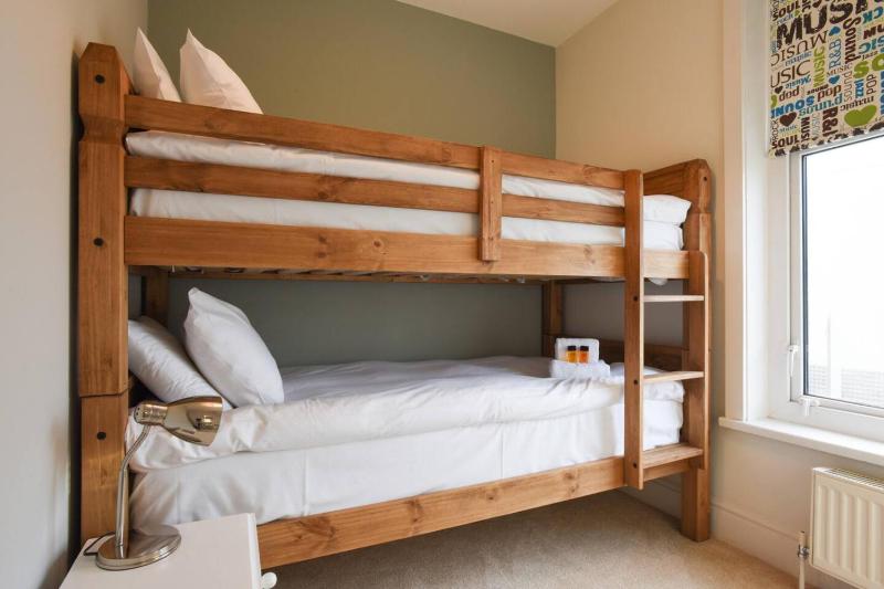 Air Maison - Eastside Hideaway - Short Walk to Southsea - image 27