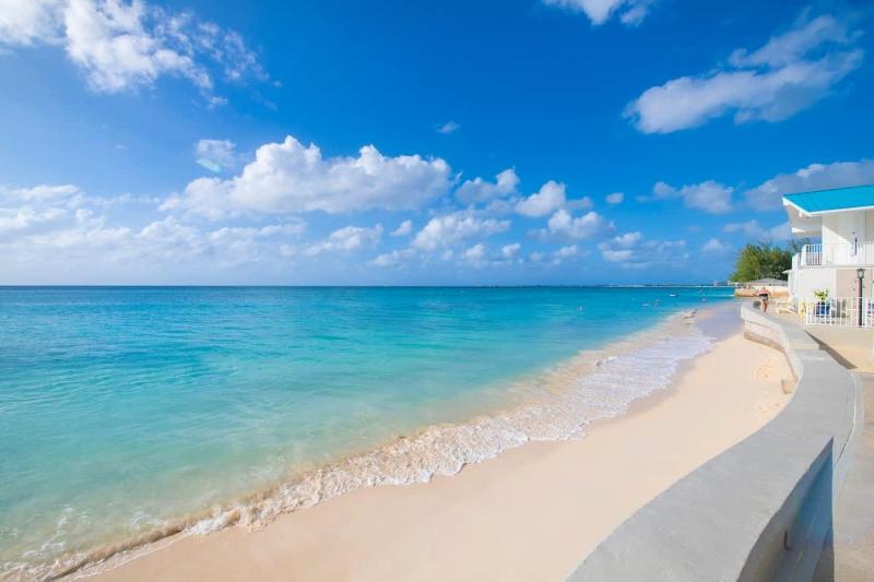 Cayman Reef Resort #52 on 7 Mile Beach - image 12