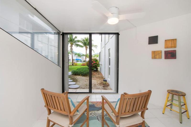 Cayman Reef Resort #52 on 7 Mile Beach - image 14