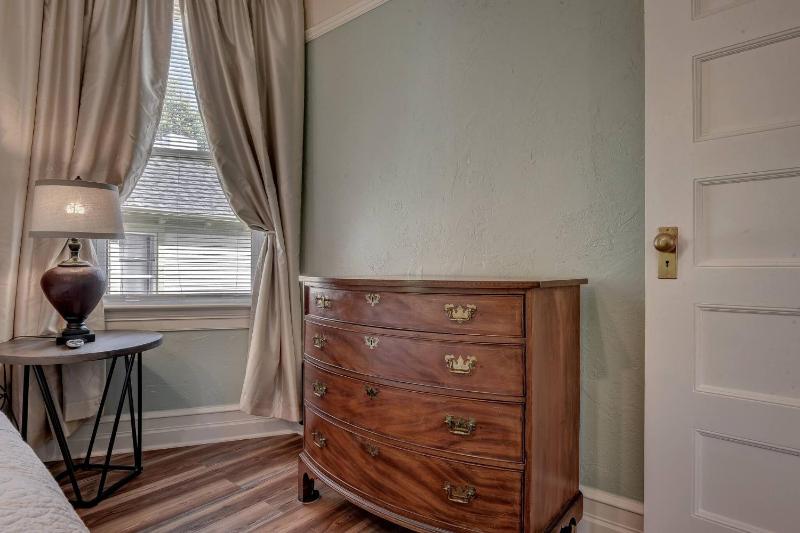 Palmer suite 1 BR downtown/CC - image 27