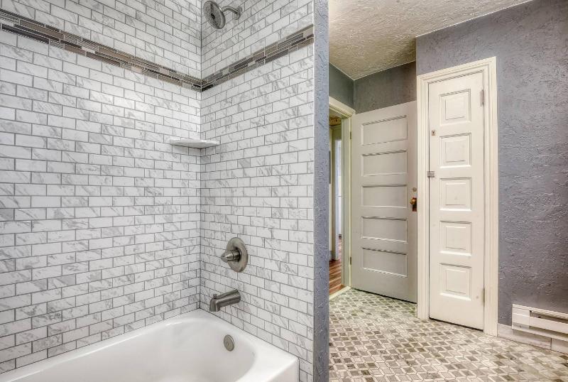 Palmer suite 1 BR downtown/CC - image 25