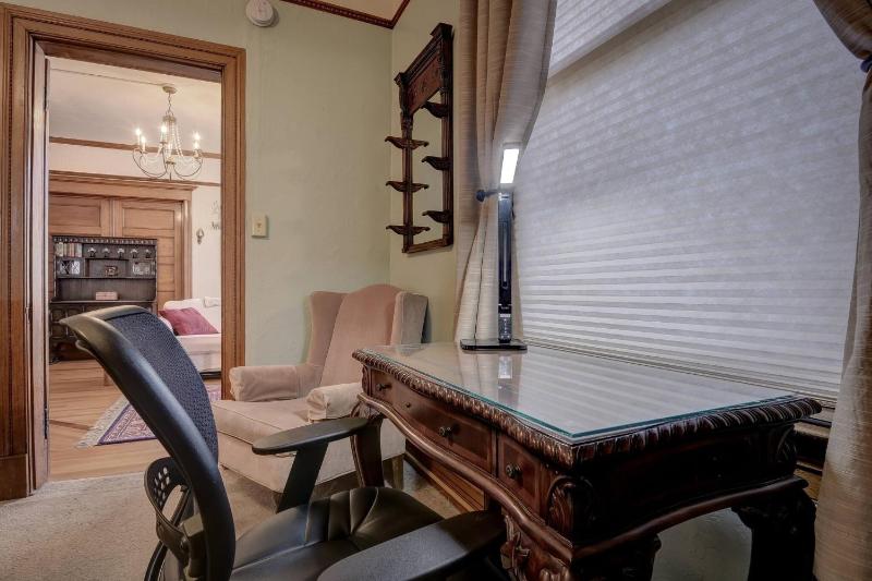 Golden Suite 1BR downtown/CC - image 18