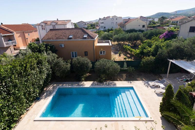 Apartments with swimming pool Kastel Stafilic Kastela - 23473 - image 11