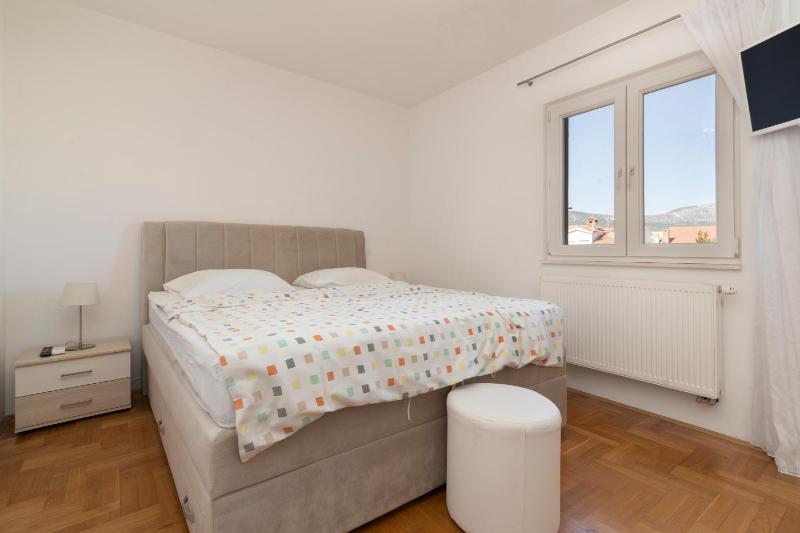 Apartments with swimming pool Kastel Stafilic Kastela - 23473 - image 5