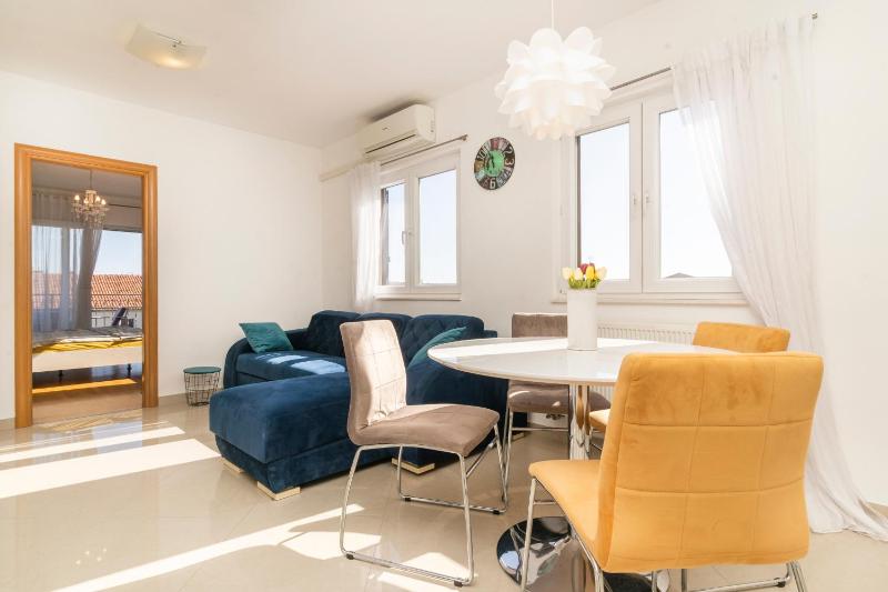 Apartments with swimming pool Kastel Stafilic Kastela - 23473 - image 20
