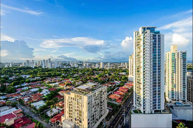 Modern apartment with ocean view - image 10