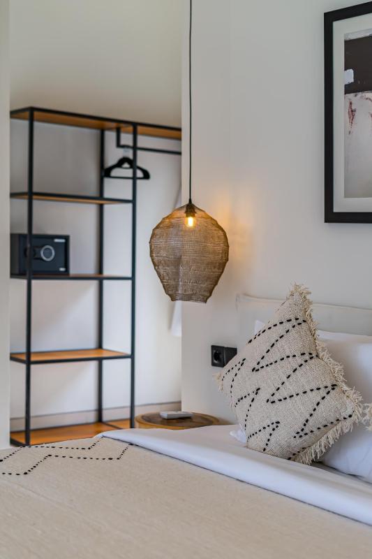 Villa Awanara - Boutique 1BR Escape in Canggu - image 17