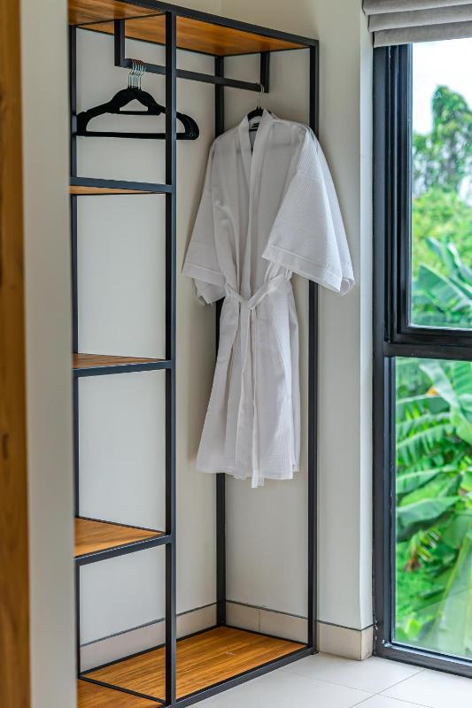 Villa Awanara - Boutique 1BR Escape in Canggu - image 44