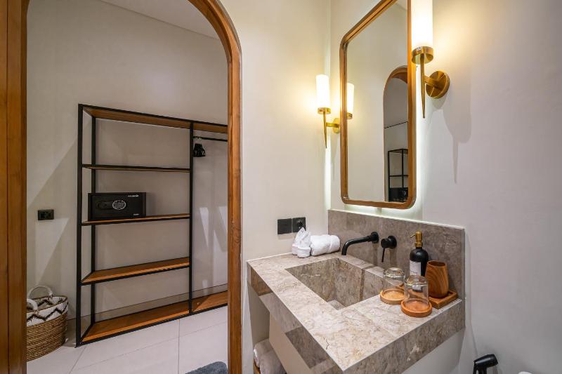 Villa Awanara - Boutique 1BR Escape in Canggu - image 35