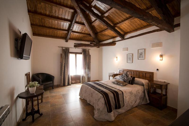 Five-Bedroom House image 4